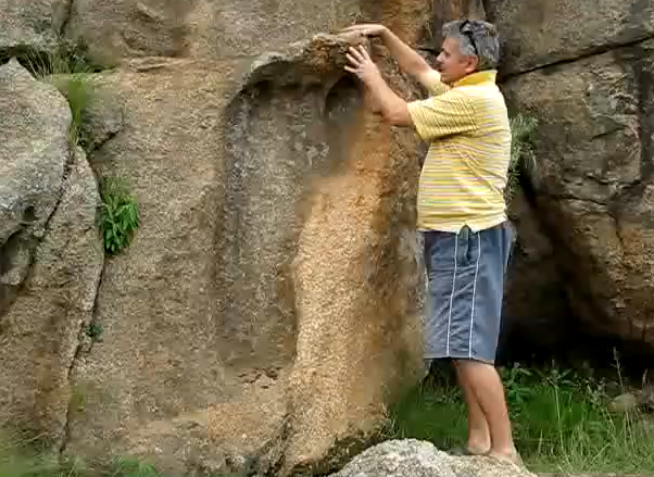 Anunnaki-Giant-Footprint-200-Million-Year-Old-South-Africa