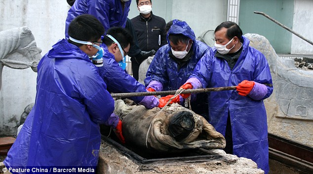 700-year-old Chinese mummy