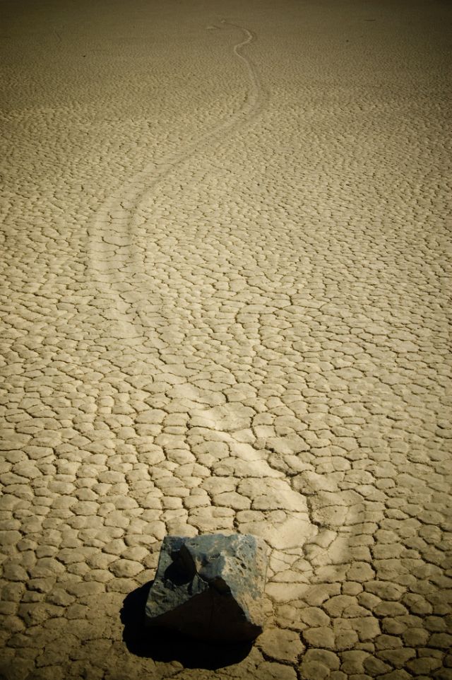 Sailing stones